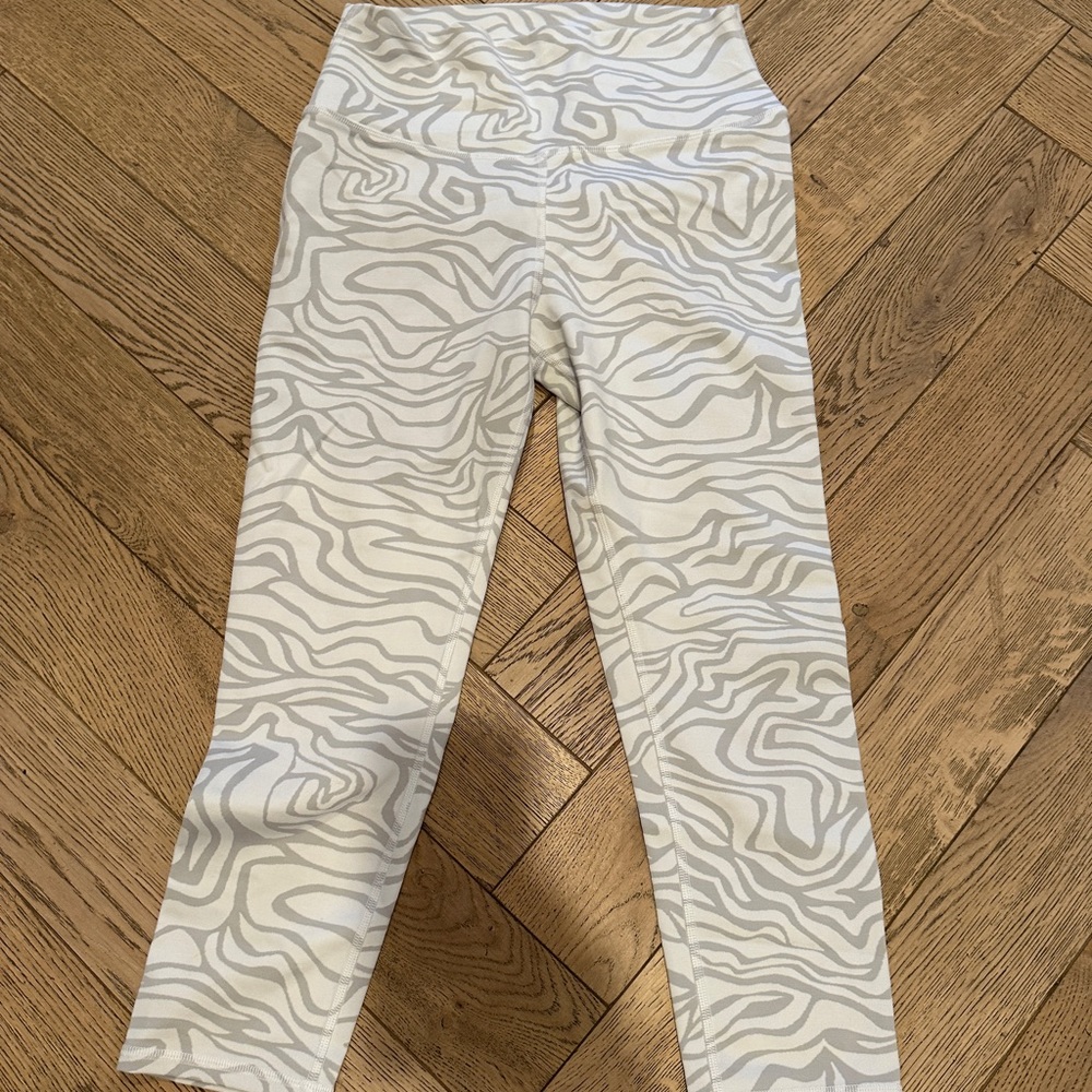 ALO. Size L. Grey and white leggings